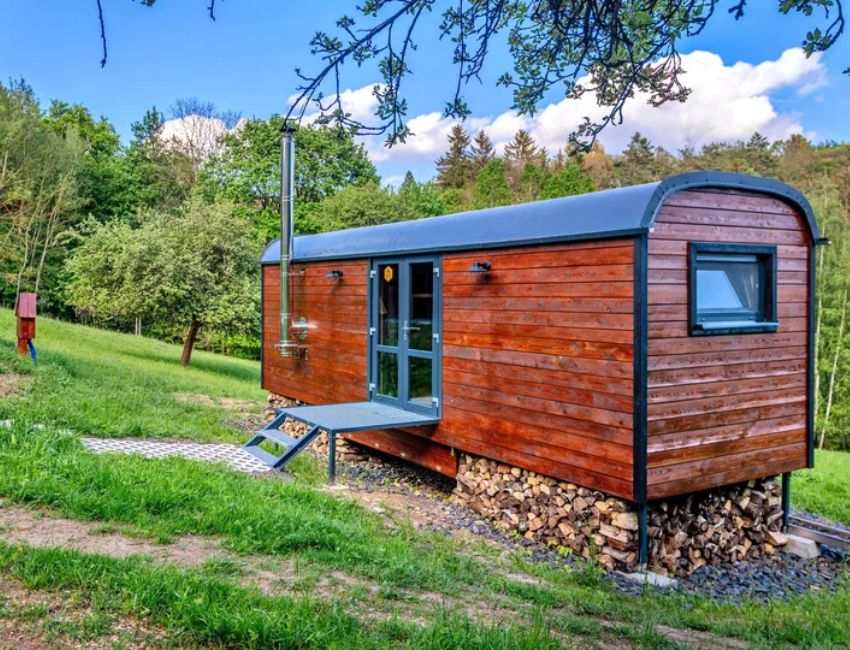 medovy glamping vcely